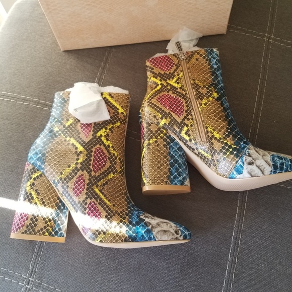 1 left!!! Cape Robin Multi Colored Snake Booties - Picture 7 of 7
